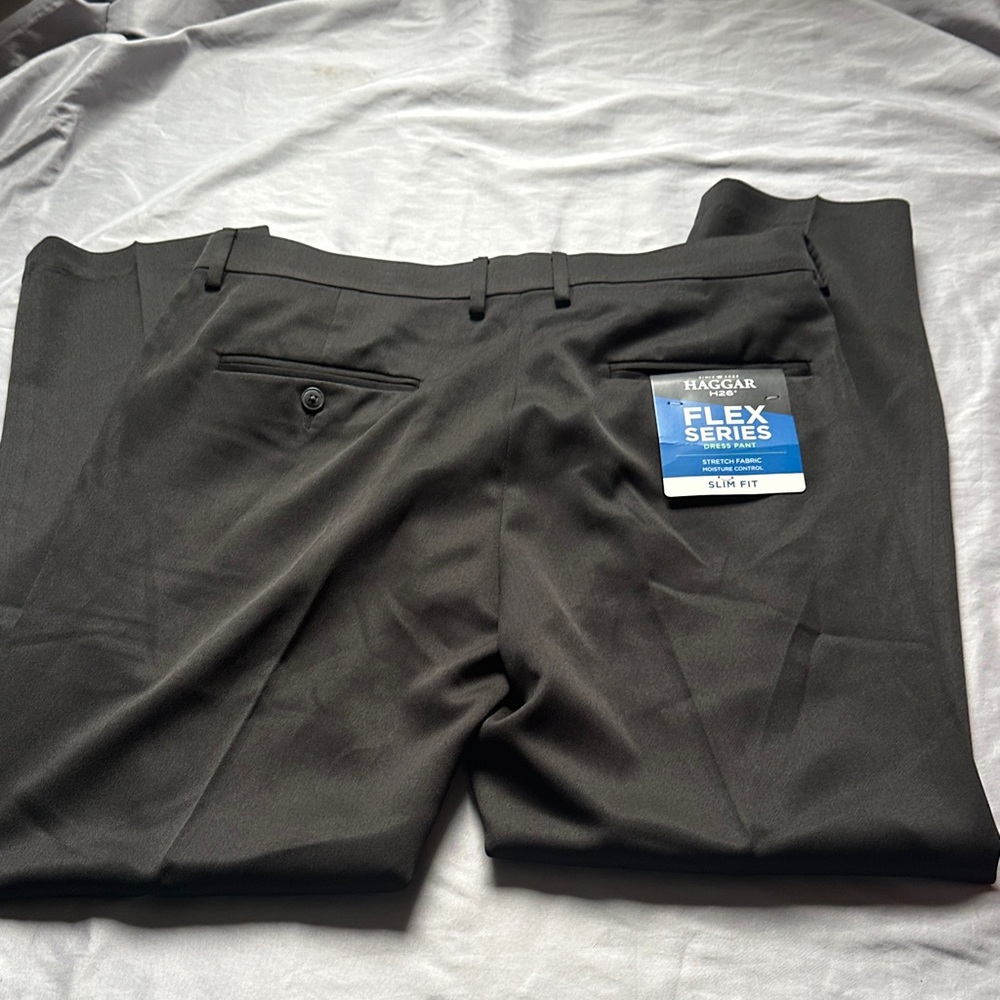 Haggar Flex Series Slim Fit Dress Pants in Black - Picture 6 of 6